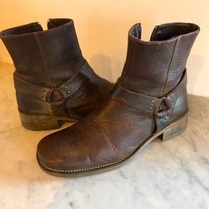 Bull boxer harness style biker boots.